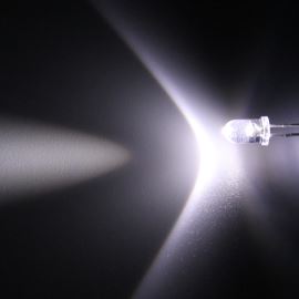 LED 5mm stud. bílá 18000mcd/17° čirá Hebei 515PWC