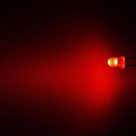 LED 3mm červená samoblikací 1.8mcd/60° difúzní Kingbright L-36BHD