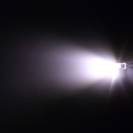 LED oválná 5,6x4,6mm stud. bílá 4200mcd/(26/58°) čirá Hebei 725PWC